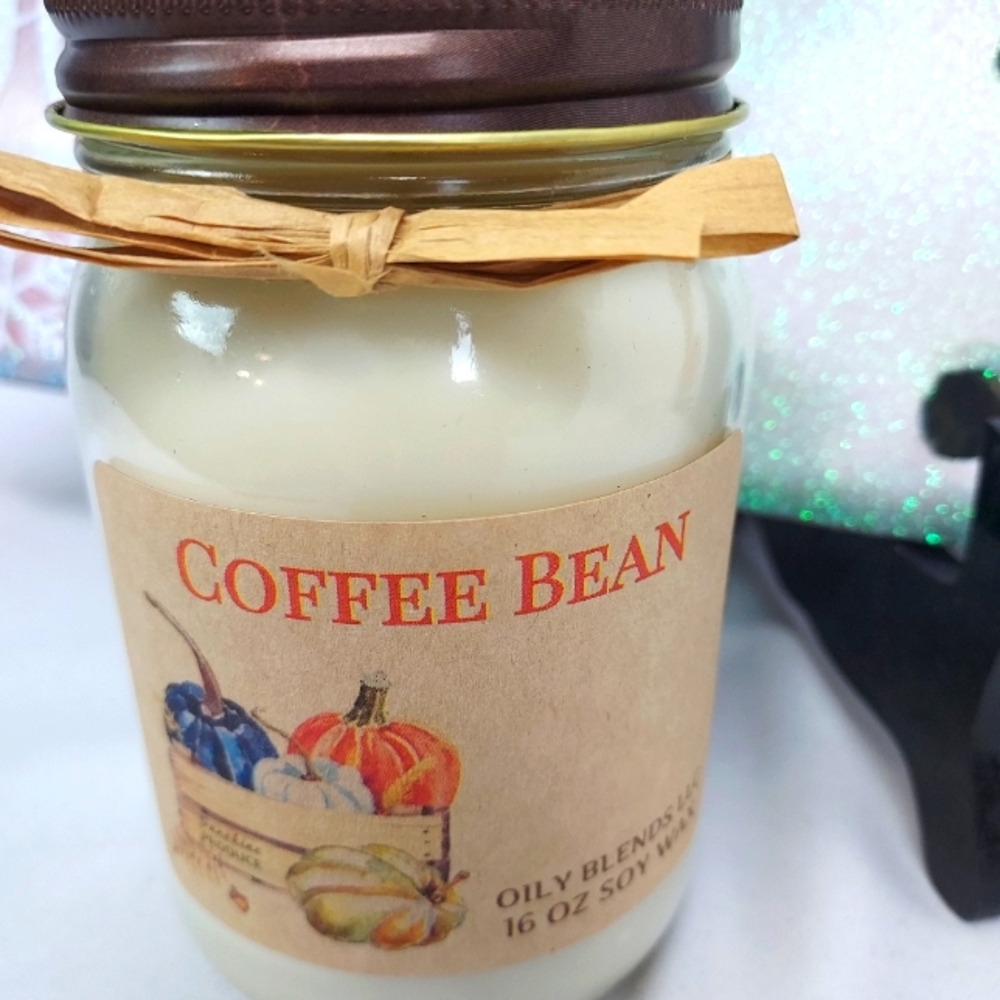 Candle in the scent Coffee Bean